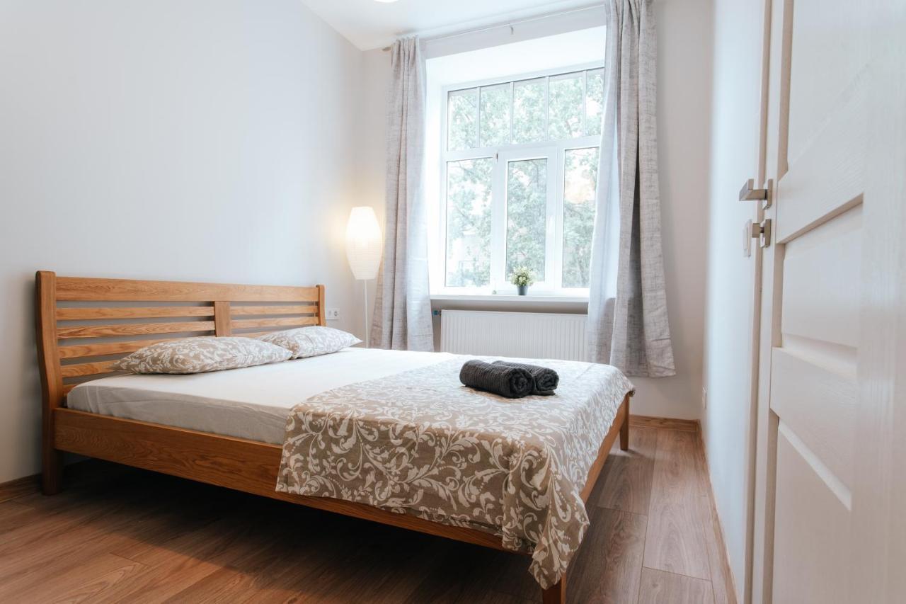 Central Comfort At Hanzas Residence, Stay Near Cafes, Bars, Museums & Esplanade ريغا المظهر الخارجي الصورة
